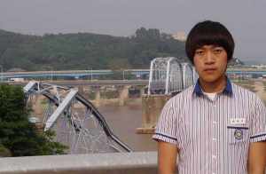 고교생이 '호국의 다리' 붕괴 인명 피해 막아교각 무너진 시각은 모든 언론보도와 다르다