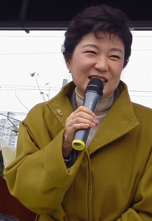 박근혜 전 대표, 왜관서 백선기 후보 지지연설