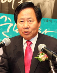석호익 前부회장 출판기념회 '성황'