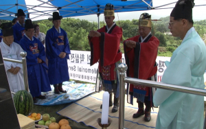 미군포로 위해 한국전통식 위령제 올려