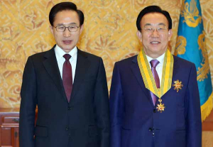 김관용 도지사 '국민훈장 모란장' 수훈