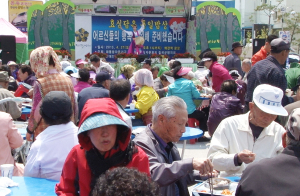 어르신들을 위한 '효심담은 통일밥상' 