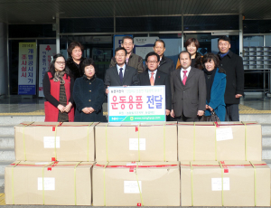 농협 칠곡군지부, 저소득층 청소년에게 운동용품 전달