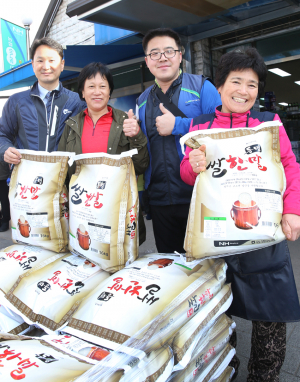 칠곡군 동명농협, 자체브랜드 ‘쌀한말’ 특판 행사 성료