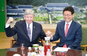 이철우 도지사, 미국 앨라배마주 오펠라이카시의 게리 퓰러 시장과 간담회