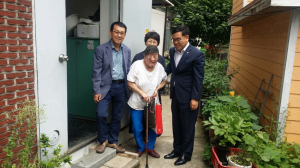 칠곡군 희망복지지원단, 저소득 가구대상 여름 생필품 전달