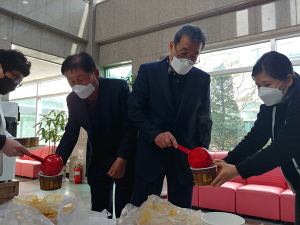 칠곡한우장터, 칠곡군보건소 공무원 및 의료진 국밥 제공