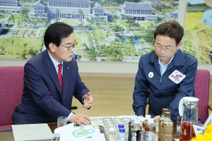 백선기 칠곡군수, 도지사 만나 지역현안사업 건의