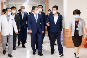 이철우 도지사, 보건복지부장관에 포항·안동 의대 신설 건의