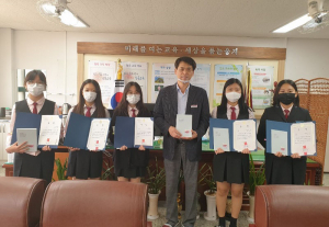 석전중, 제53회 문예 백일장에서 장원을 휩쓸다