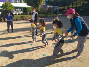 낙산초, 맨발 전통놀이 체험의 날  가져