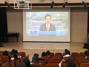 학교도서관 학부모자원봉사자로 채운다