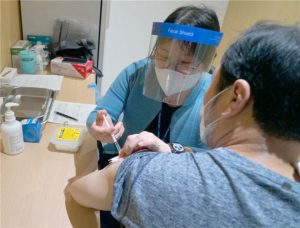 건협, 19일부터 조기접종 대상자 대상 코로나19 예방접종 실시