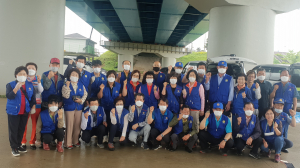 칠곡바르게살기 우중에 봉사활동 펼쳐<br>점심도 거르고 화훼농가 일손 도와 칭송