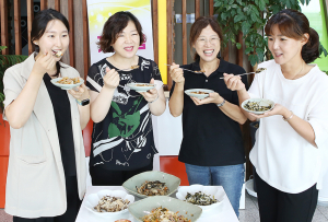 백여 차례 시식회 통해 ‘밥나물’ 개발하고 농가에 기술 이전한 공무원 화제
