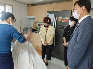 약목면, 독거노인 가구 이발 봉사·물품 전달