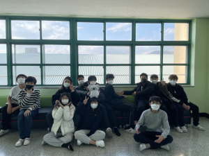 왜관초 48회 졸업생 이봉송 씨, 후배 위해 1천만원 기증