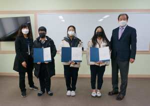 동명중·고, 사도장학금 교사들 기부금 모아 