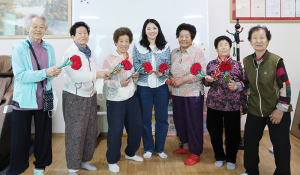 평균연령 85세 할머니들의 인생 처음이자 마지막 선생님들의 헌신 ‘감동’