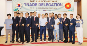 '베트남 국민영웅' 박항서 감독, 칠곡군 일일 세일즈맨 변신 '눈길'