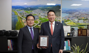 정희용 의원, 경북도지사로부터 감사패 받아!
