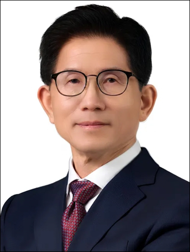 '맨살로 땅을 긁으며' 살아온 의리와 공정의 김문수 후보
