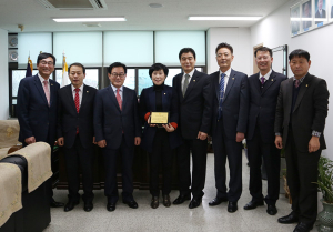 한향숙 칠곡군의원, 경북의정봉사대상 수상