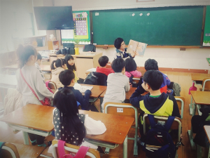 왜관초, 책 읽어주는 소리 교실에 울려 퍼지다