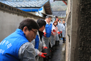 칠곡서, 사랑의 연탄나르기 등 봉사활동실시