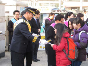 칠곡서, 신학기 등굣길 학교폭력예방캠페인 실시