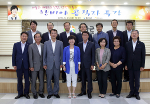 '한비야' 월드비전 세계시민학교 교장, 공직자 특강