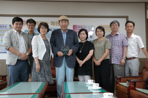 왜관초등, 세아사업(주) 이만갑회장에게 감사패 전달