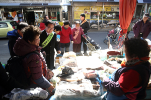칠곡군 공직자, 설 맞이 전통시장 장보기 