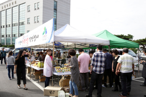 칠곡군, 장마철 소비 위축 극복위해 농산물 팔아주기 개최