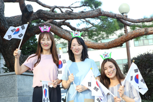 칠곡군, 미혼 여성 공무원 3인방의 남다른 태극기 사랑