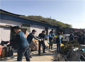 왜관청년협의회, 연탄과 난방유 전달로 이웃 사랑의 온도 높여