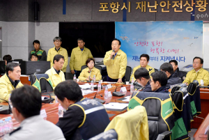 김관용 도지사, 지진피해 현장으로 달려가 밤새 진두지휘
