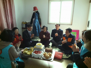 석적읍, 홀몸 어르신 생신잔치 열어