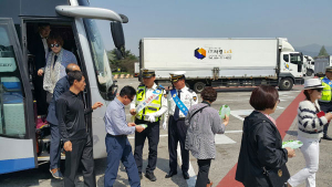 칠곡경찰署, 봄 행락철 대형 교통사고 예방을 위한 합동 캠페인 실시