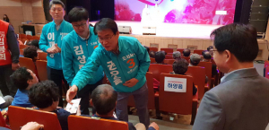 권오을 경북도지사 후보, 어르신들의 경제, 건강, 놀이·문화 공약 제시