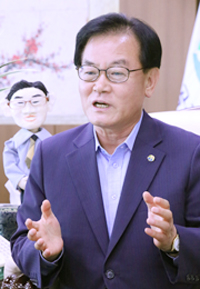 백군수, 6·25 美실종용사 자녀 찾아
