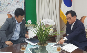 백선기 칠곡군수, 현안사업 위해 부산국토관리청 방문