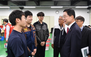 임종식 경북교육감, 제54회 전국기능경기대회 선수단 격려