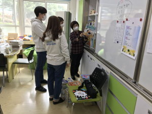 칠곡학교지원센터, 학교도서관 운영 정상화를 위한 도서관 정리 지원