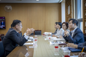 김재욱 칠곡군수, 경북도청 방문... 도비 확보를 위한 현안사업 적극 건