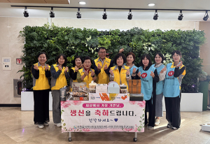 어르신의 미소에 피어난 행복, 석적읍이 전한 따뜻한 생신상