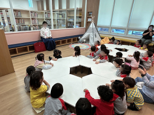 칠곡군립도서관, 어린이 견학 프로그램에 그리GO! 플레이GO! 활동 도입