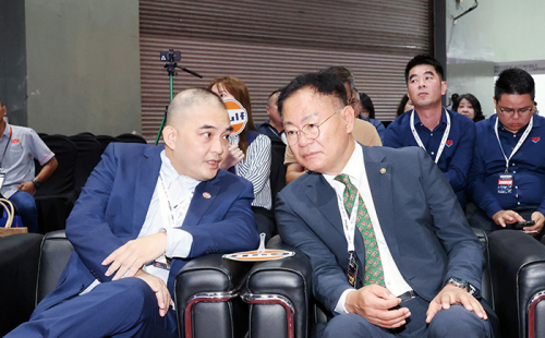 김재욱 칠곡군수, 말레이시아 자동차부품 기업 대표와 수출 협력 논의